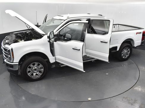 Used 2025 Ford F250 Lariat w/ Chrome Package AWD/4WD image 35