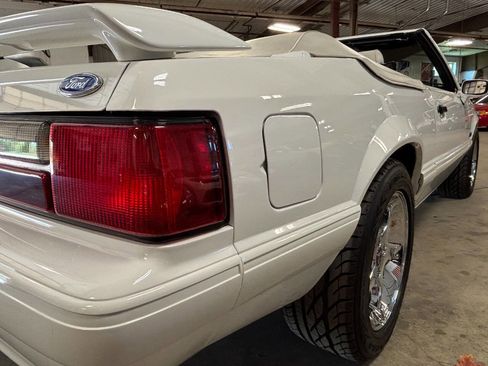 Used 1993 Ford Mustang LX RWD image 14