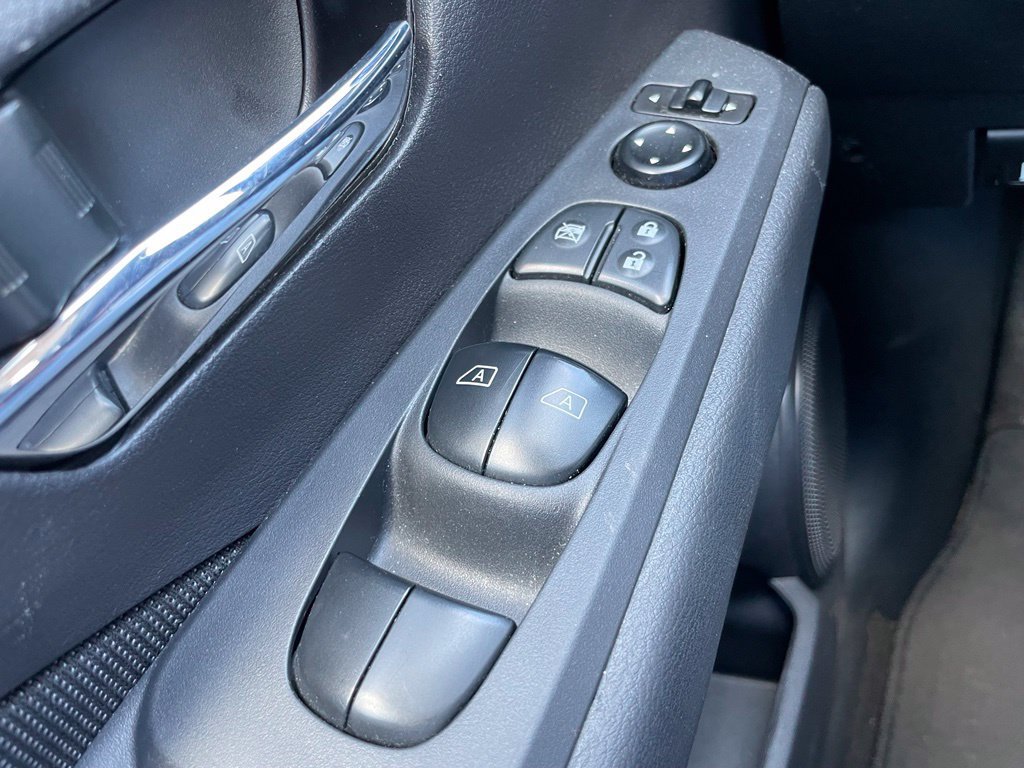 Used 2024 Nissan Kicks SV w/ Interior Electronics Package FWD image 21