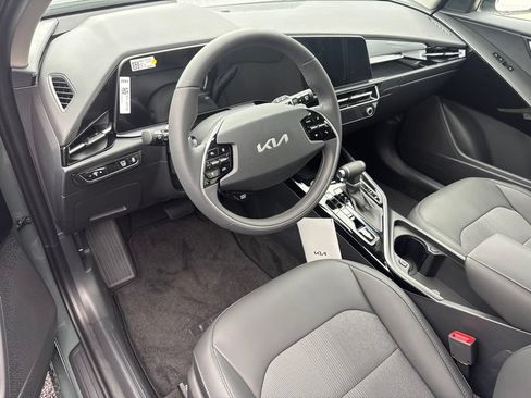 New 2026 Kia Niro EX FWD image 10