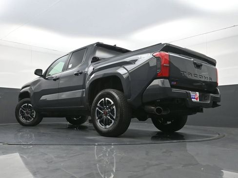 Used 2024 Toyota Tacoma TRD Sport AWD/4WD image 28
