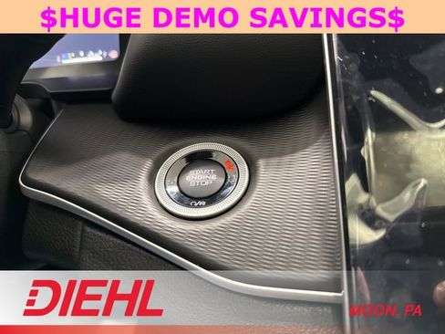 New 2025 Jeep Grand Cherokee Altitude AWD/4WD image 27