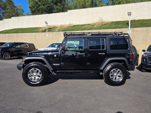 Used 2016 Jeep Wrangler Unlimited Rubicon w/ Connectivity Group AWD/4WD image 4