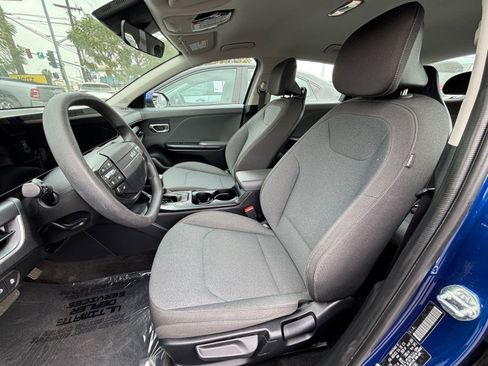 Used 2025 Kia K4 LXS image 27