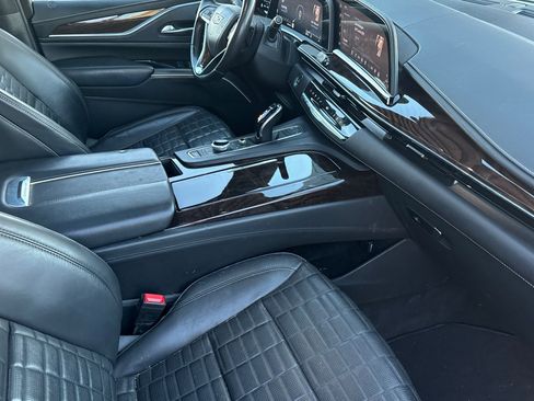 Used 2023 Cadillac Escalade Sport Platinum w/ LPO, ONYX Package image 19