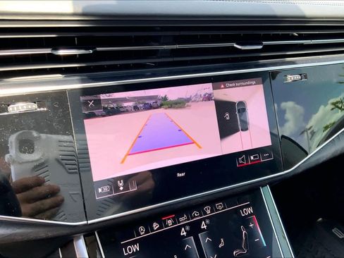 Used 2019 Audi Q8 Prestige AWD/4WD image 25