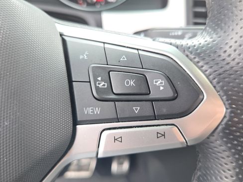 Used 2021 Volkswagen Atlas Cross Sport SE image 24