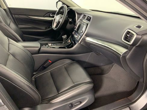 Used 2019 Nissan Maxima 3.5 SV w/ Floor Mat Group image 16