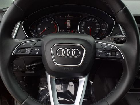 Used 2020 Audi Q5 2.0T Premium w/ Convenience Package AWD/4WD image 11