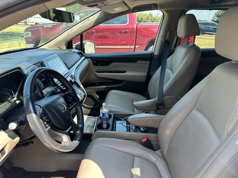 Used 2023 Honda Odyssey Touring image 17
