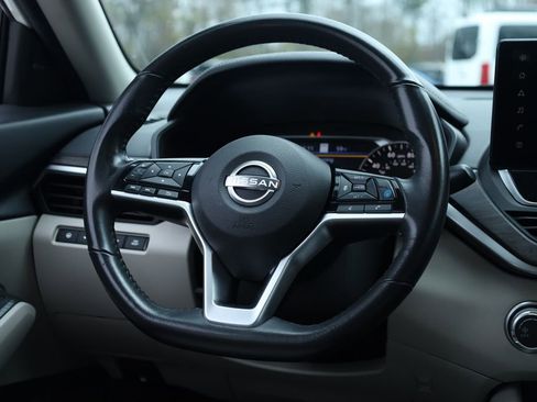 Used 2024 Nissan Altima 2.5 SV w/ SV Premium Package image 5