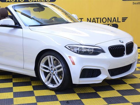 Used 2016 BMW 228i Convertible image 3