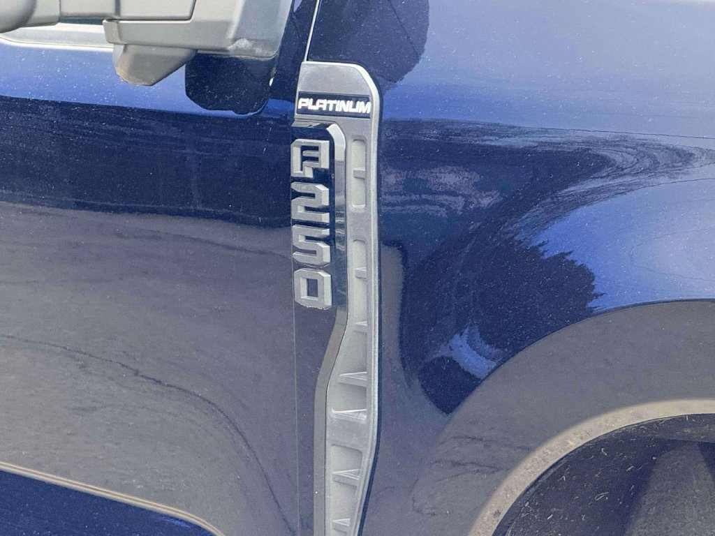 Used 2025 Ford F250 Platinum AWD/4WD image 6