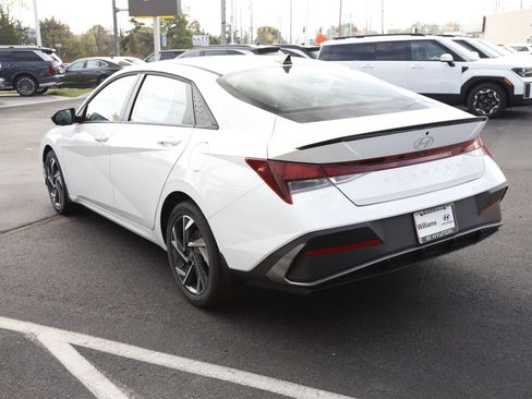 New 2025 Hyundai Elantra Sport image 6