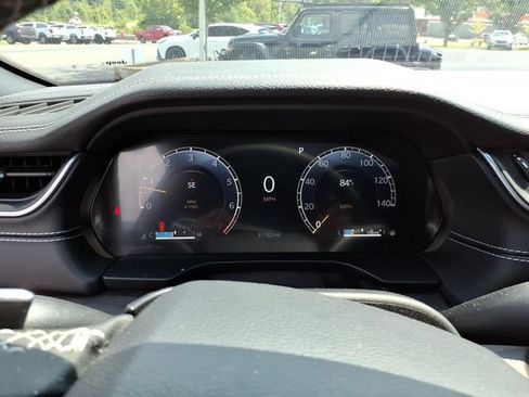 Used 2024 Jeep Grand Cherokee Limited w/ Black Appearance Package AWD/4WD image 8
