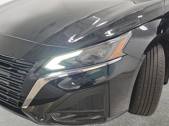 Used 2024 Nissan Altima 2.5 SV w/ SV Premium Package FWD image 31