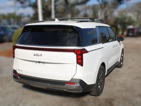 New 2026 Kia Carnival EX FWD image 11