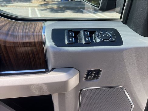 Used 2017 Ford F150 Lariat w/ Equipment Group 502A Luxury AWD/4WD image 23
