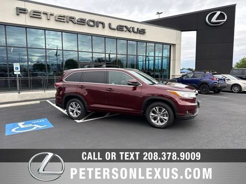 Used 2015 Toyota Highlander XLE FWD image 1