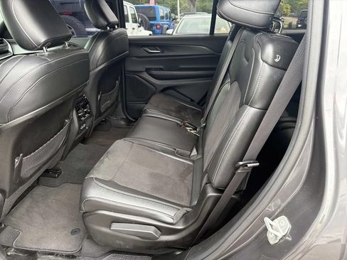 Used 2024 Jeep Grand Cherokee L Laredo AWD/4WD image 15