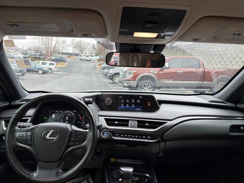 Used 2022 Lexus UX 250h image 7