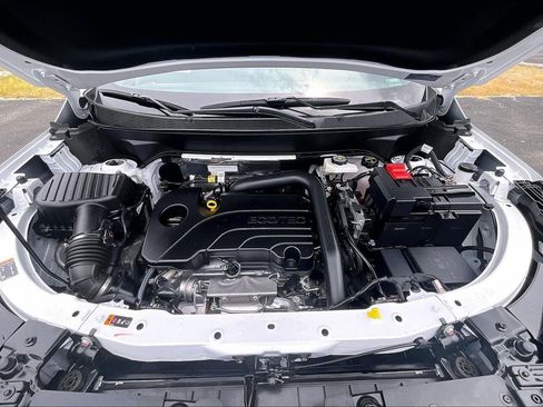 Used 2026 Chevrolet Equinox LT FWD image 9