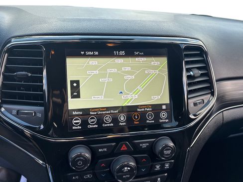 Used 2021 Jeep Grand Cherokee Limited w/ Luxury Group II image 26