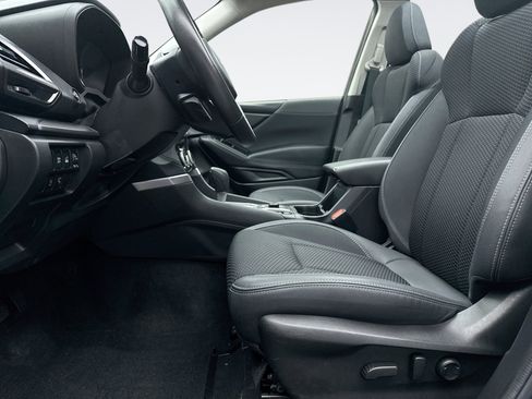 Used 2023 Subaru Forester Premium image 11