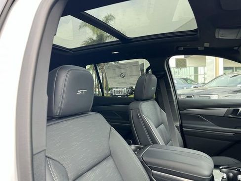 New 2026 Buick Enclave Sport Touring w/ Power Package FWD image 36