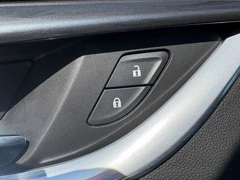 Used 2020 Buick Enclave Premium w/ Surround and Sites Package FWD image 15