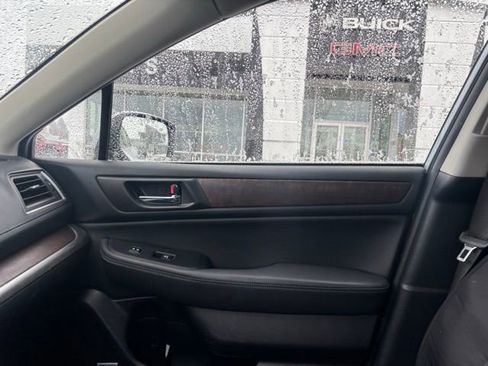 Used 2017 Subaru Outback 2.5i Limited image 13