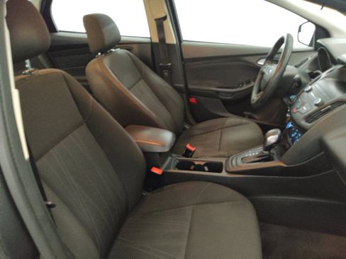 Used 2018 Ford Focus SE FWD image 21