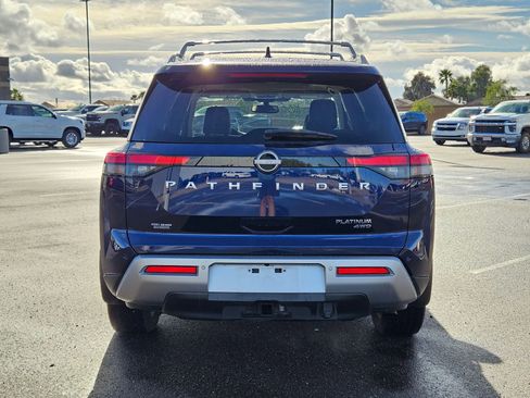 Used 2022 Nissan Pathfinder Platinum image 4