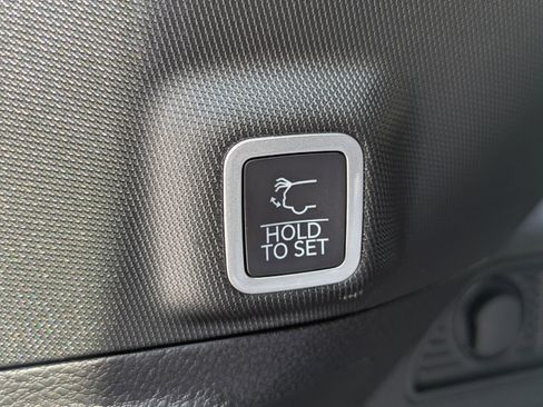 New 2025 Jeep Grand Cherokee Laredo X w/ Luxury Tech Group I image 28