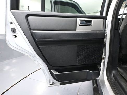 Used 2017 Ford Expedition XLT AWD/4WD image 34