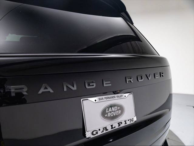 Used 2025 Land Rover Range Rover SE AWD/4WD image 32