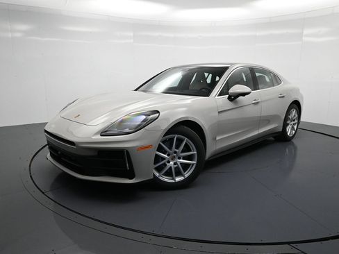 Used 2026 Porsche Panamera image 28