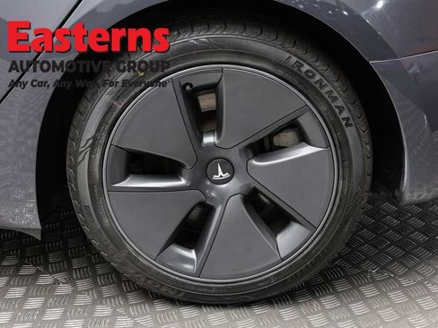 Used 2023 Tesla Model 3 Standard Range RWD image 8