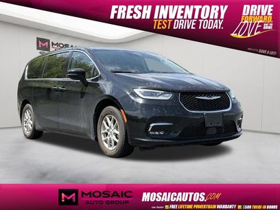Used 2024 Chrysler Pacifica Touring-L