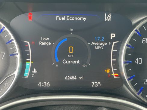 Used 2023 Chrysler Pacifica Touring-L FWD image 30