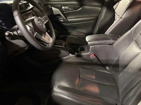 Used 2020 Nissan Rogue SL w/ Premium Package image 24