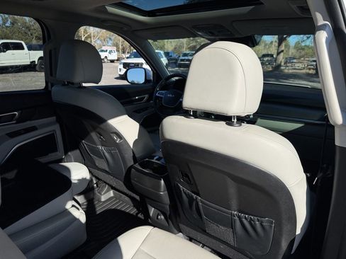 Used 2022 Kia Telluride S image 23