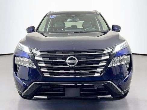 Used 2024 Nissan Rogue Platinum FWD image 2