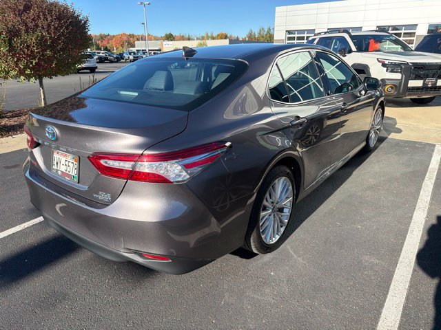 Used 2020 Toyota Camry XLE FWD image 5