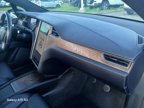 Used 2018 Tesla Model X 75D AWD/4WD image 16