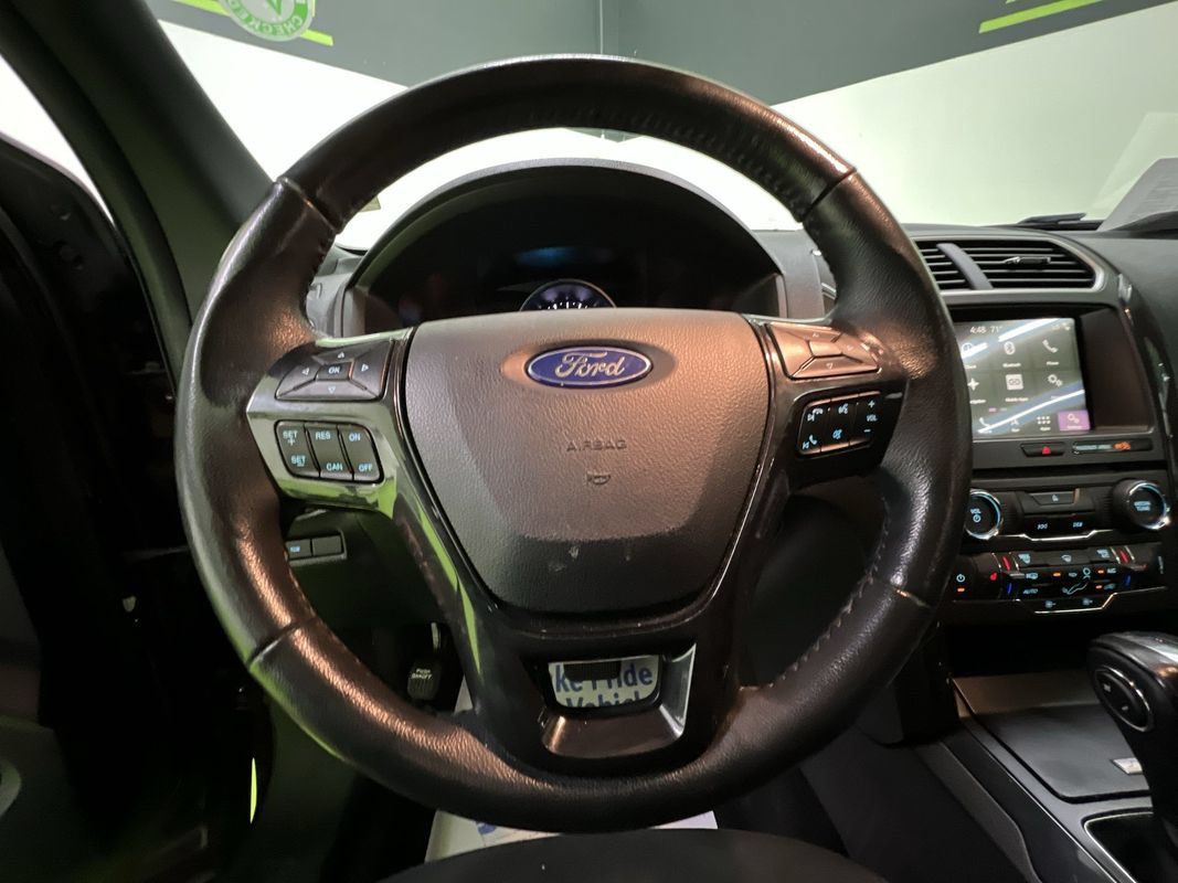 Used 2018 Ford Explorer XLT w/ Equipment Group 202A AWD/4WD image 19