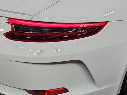Used 2018 Porsche 911 GT3 RWD image 30