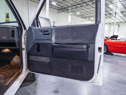 Used 1993 Chevrolet S10 Pickup 2WD Extended Cab image 30