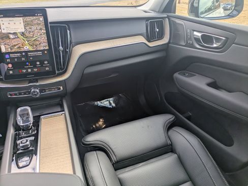 New 2026 Volvo XC60 B5 Ultra w/ Protection Package Premier image 18