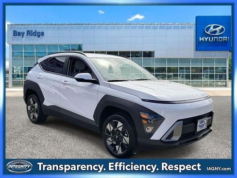 Used 2025 Hyundai Kona SEL image 1